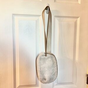 Lululemon Everywhere Fleece Belt Bag in color Ivory